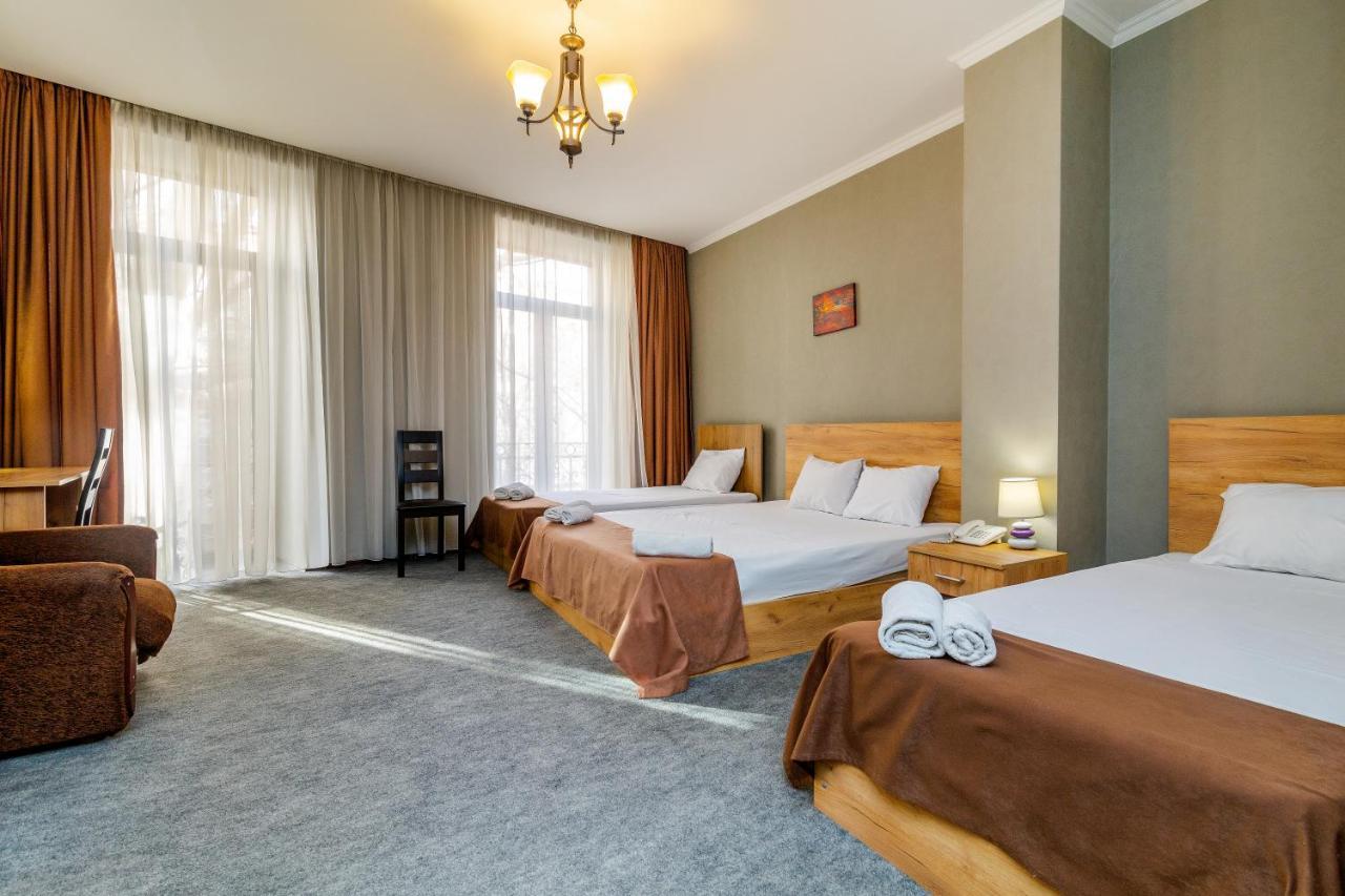 Hotel Marlyn Tiflis Exterior foto
