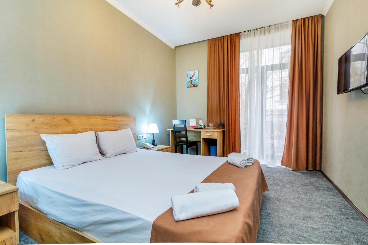 Hotel Marlyn Tiflis Exterior foto